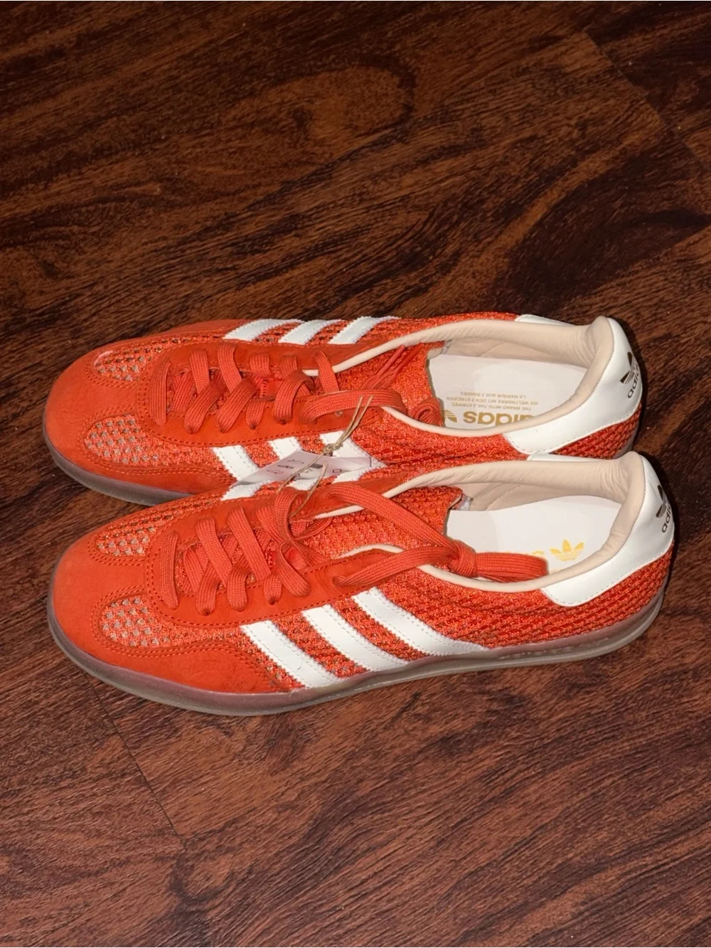 adidas 🔴very cozy